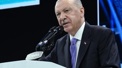 Cumhurbaşkanı Erdoğan: Durmak yok, dimdik ayaktayız
