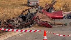 Uşak’ta korkunç kaza: Aynı aileden 3 kişi hayatını kaybetti