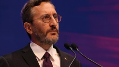Fahrettin Altun bambaşka biri oldu! Yeni tarzı dikkat çekti