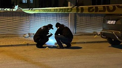 Konyada kızının yanındaki kadın, ayrı yaşadığı eşinin kurşunlarıyla ağır yaralandı
