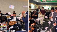 Niğdedeki düğünde dikkat çeken görüntüler: Müzisyenlere para yağdırdılar