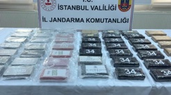 Eyüpsultanda ihbar üzerine durdurulan araçtan 50 kilo kokain çıktı