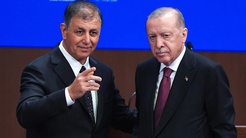 AK Parti rozeti takan Cemil Tugaydan dikkat çeken sözler: İzmir bir anda rahatlayacak