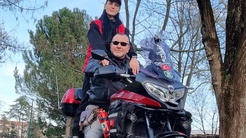 Seslendirme sanatçısı Ali Bilensir motosiklet kazasında can verdi! Eşi korkunç anlara tanık oldu