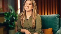 Kelly Clarkson mağazanın adını vererek anlattı: Param yetmezmiş gibi baktılar