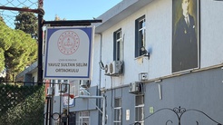 İzmir Bornovada kadın velilere sözlü taciz iddiasıyla öğretmen açığa alındı