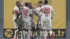 Göztepeden Eyüpspora gol yağmuru! Henrique şov yaptı