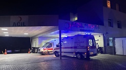 Kemalpaşada aynı firmadan yemek alan iş yerlerinde 80 işçi zehirlenme şüphesiyle hastaneye kaldırıldı