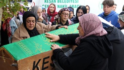 Keşanda 2015te kanseri yenen İsmet Polat Kaşıkçı, hastalığın nüksetmesiyle 30 yaşında yaşamını yitirdi