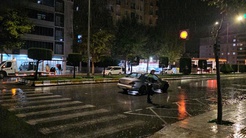 Çorumda otomobilin çarptığı kişi yaşamını yitirdi, eşi ağır yaralandı