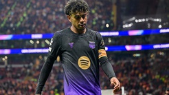 Yamaldan alkış alan hareket! Yağmur altında bekleyen Galatasaraylı futbolcuları unutmadı