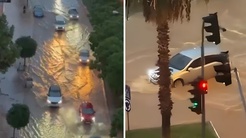 Mersinde sağanak su baskınlarına neden oldu