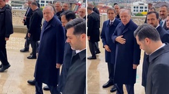 Cumhurbaşkanı Erdoğanı görünce dayanamadı, korumalar hemen devreye girdi: Camideyiz bağırma