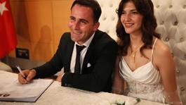 12 ay boyunca bugünü bekleyip nikah masasına oturdular