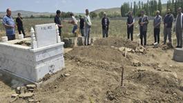 6 yıldır süren seçim husumetinde yine kan aktı: Baba ve oğul toprağa verildi