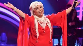 68 yıllık sanat yolculuğu defileyle taçlandı: Bedia Akartürk gözyaşlarını tutamadı