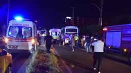 Manisada işçi servisi tırla çarpıştı! 20 yaralı