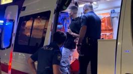 Ortalığı birbirine katıp polise bıçakla saldırdılar