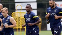 Fenerbahçeli eski yıldızdan sürpriz imza! Hem antrenör oldu hem de oyuncu