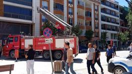 Şehir şehir dolaşıp 200den fazla kez çatıya çıktı, para alıp indi