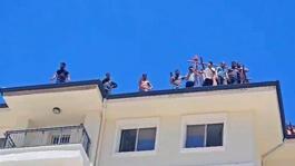 Maaşlarını alamayan inşaat işçilerinden toplu intihar girişimi