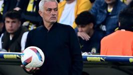 Mourinho Manchesterlı yıldızla görüştü: Seni Fenerbahçeye istiyorum