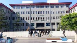 Baklava kutusunda 110 bin euro rüşvet iddiasıyla gözaltına alınan başkan yardımcısı tutuklandı