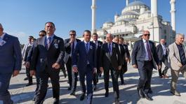 Özel ve Kılıçdaroğlu mutlak butlan krizinin ardından ilk kez cenazede bir araya geldi