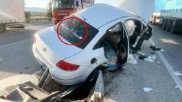 Traktöre çarpan otomobilde üsteğmen hayatını kaybetti, eşi ağır yaralı