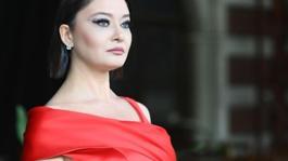 Gençlik pozu olay oldu! Nurgül Yeşilçayı Afra Saraçoğluna benzettiler
