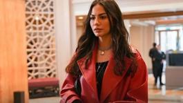 Demet Özdemir sezonun yorgunluğunu sıcak kumsalda atıyor