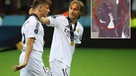 İki yıldız arasında duygusal veda! Modric Ardaya bakın ne verdi