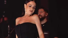 Simge Sağın yaz sezonunu havuz başında açtı