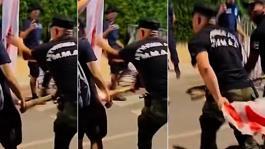 Rum Kesiminde çirkin provokasyon! KKTC bayrağını yakma girişimini Rum polisi engelledi