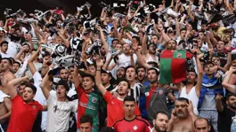 Altay, Karşıyakaya Derbi Jestinde Bulunuyor
