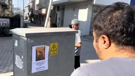 "Kızlarınızı bu adamdan uzak tutun" afişleri şehri ayağa kaldırdı