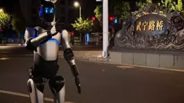 Çinin insansı robotu A2, yürüyüş rekoru kırdı