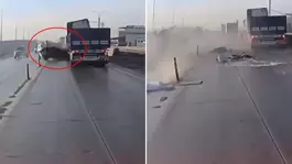 Tıra çarpan araç paramparça oldu