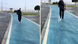 İzmirde yağış hayatı felç etti, yollar göle döndü