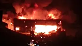 Alev alev yandı! Korkutan yangında hasar büyük