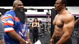 Tokat atma yarışmasına girdiler! Biri bayıldı