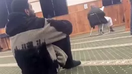 Ünlü NBA yıldızı camide ibadet ederken görüntülendi