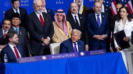 Tarihi zirvede söylediklerine bakın: Genç ve yakışıklı erkeklerden...