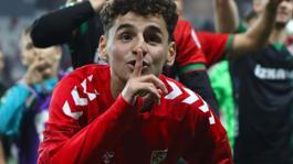 Fenerbahçenin yeni transferi Adem, sosyal medyada kendisine yapılan yorumlara dayanamadı