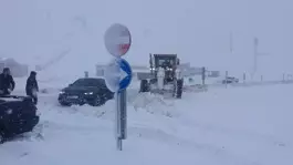 Kahramanmaraşta kar ve tipi ulaşımı felç etti