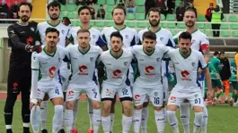 Hakem kararlarına isyan edip apar topar ligden çekildiler