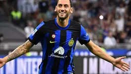 Bonservisinde indirim! Hakan Çalhanoğlu Interi dize getirdi