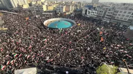 İranda milyonlar Mücteba Hameney için sokaklarda