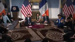 Tarihi an! New York Belediye Başkanı Mamdani, belediye konutunda iftar verdi