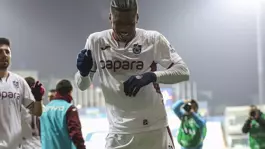 148 hafta sonra bir ilk! Trabzonsporun şampiyonluk inadı sürüyor